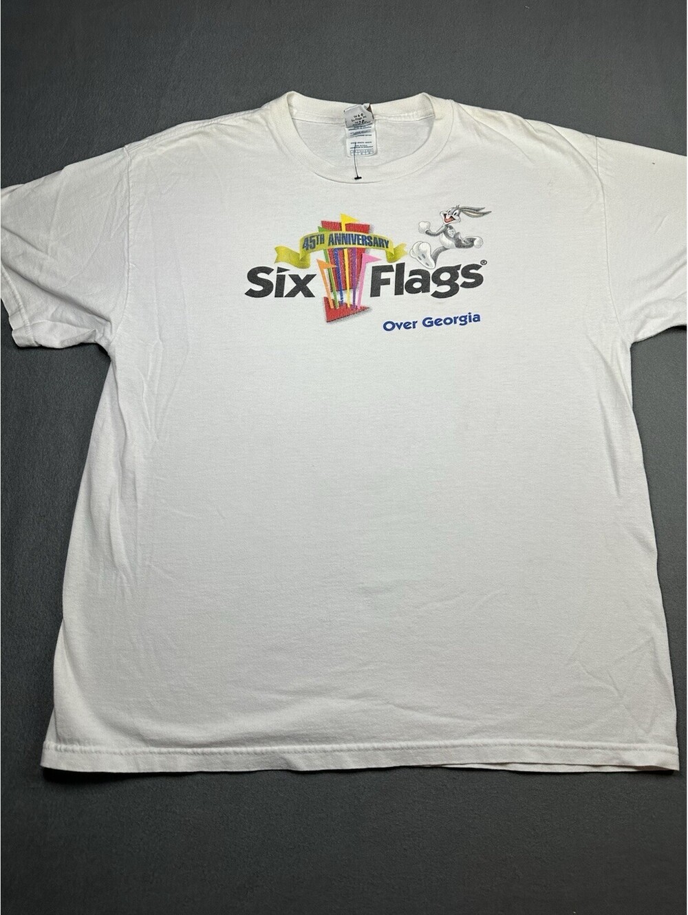 Six Flags Mens Large Heather White Vintage 2000s Bugs Bunny Anniversary